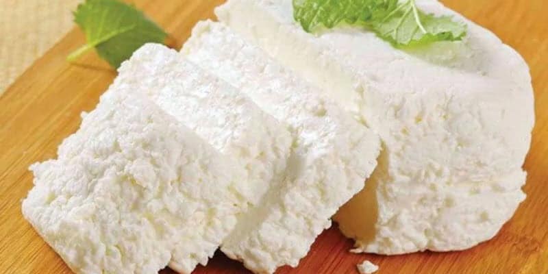 Descubre cómo los quesos de suero están revolucionando la industria alimentaria al crear nuevos productos sostenibles.